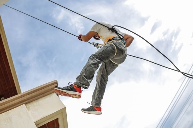 Fall arrest injuries