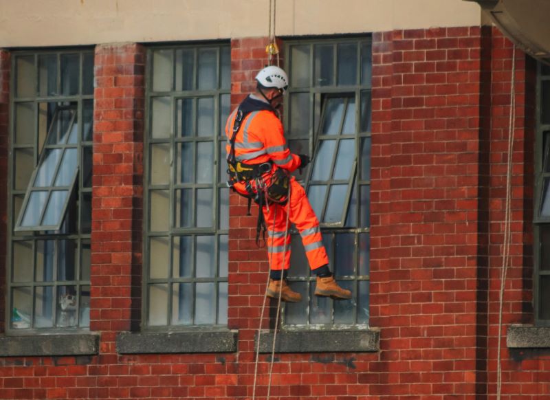 Can You Work at Height Alone?