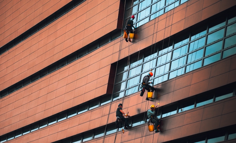 workers training to work at height